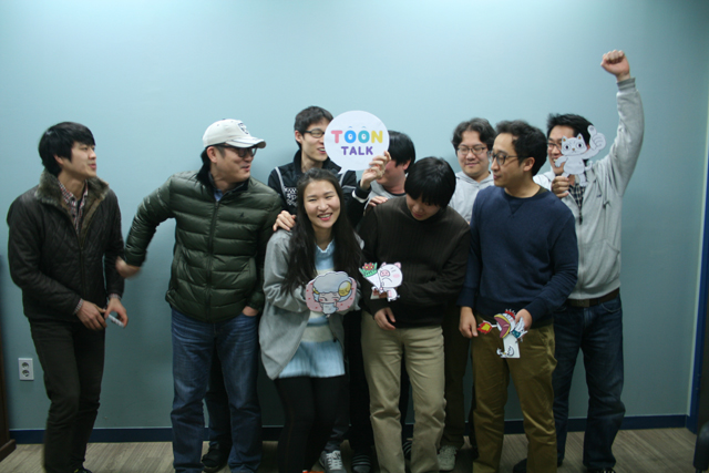 디지털 서비스팀 사진 자연스러운 컷