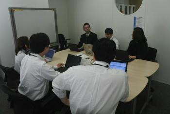 ['NOREN 기술부'가 인터뷰 하는 모습]